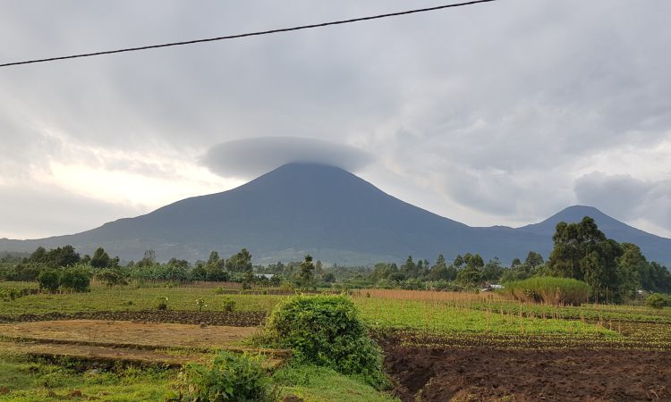 Hiking mount Muhabura in Uganda