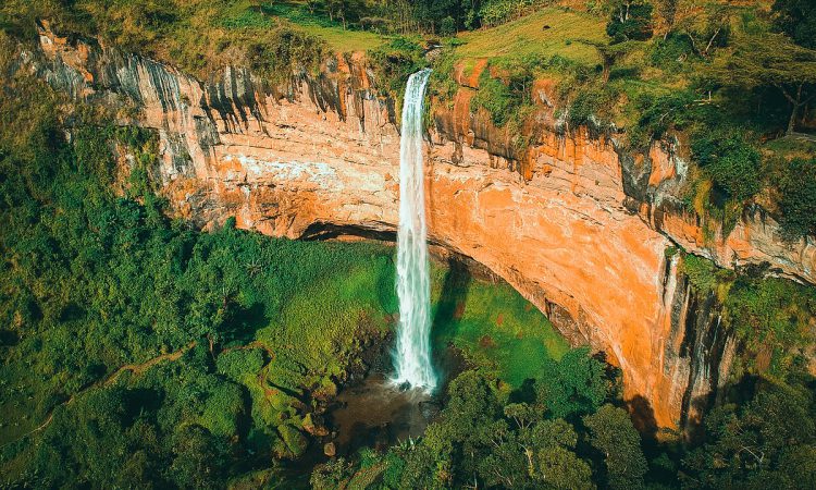 BEST 5 CHEAP PLACES TO VISIT IN UGANDA.