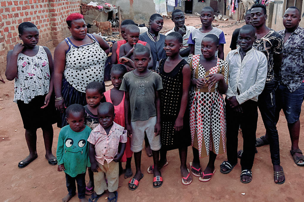 Visiting and filming Mama Uganda (Mariam Nabatanzi), the most fertile ...